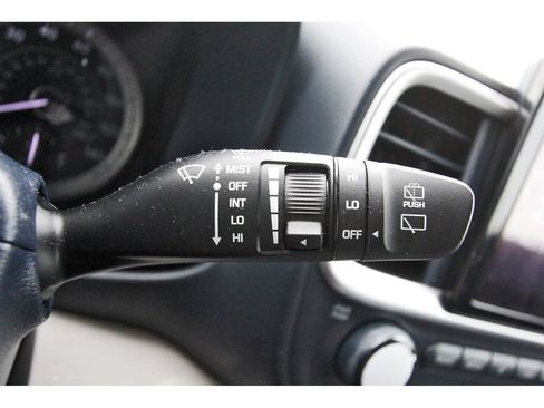 Certified 2022 Hyundai Venue Limited FWD image 21