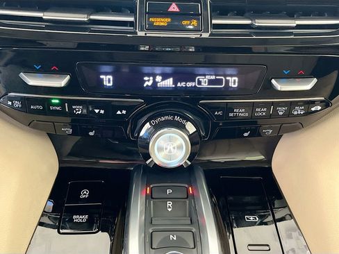 Used 2022 Acura MDX SH-AWD image 16
