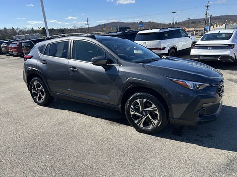 Used 2025 Subaru Crosstrek 2.0i Premium image 3