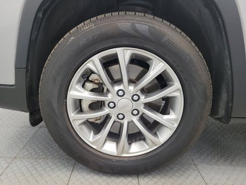 Used 2022 Jeep Cherokee Latitude Lux AWD/4WD image 31