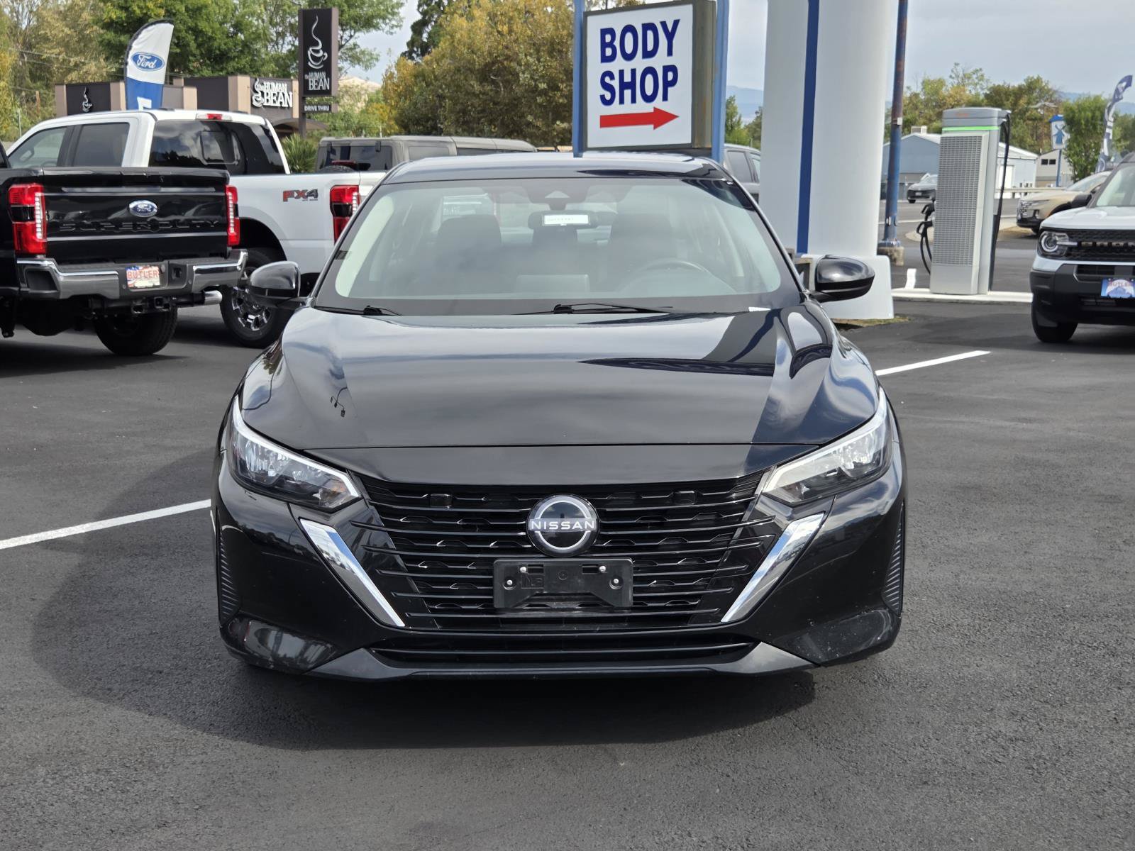 Used 2024 Nissan Sentra SV FWD image 2