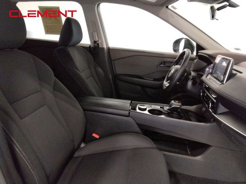 Used 2023 Nissan Rogue S image 40