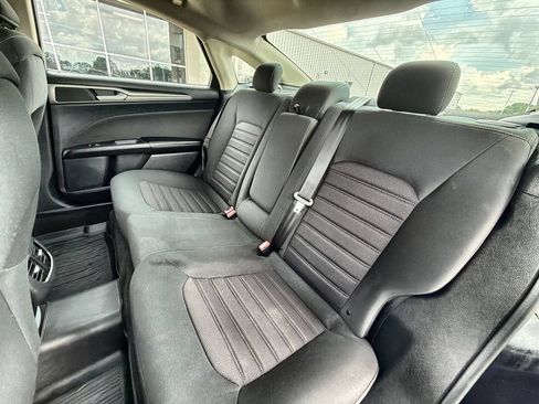 Used 2020 Ford Fusion SE AWD/4WD image 23