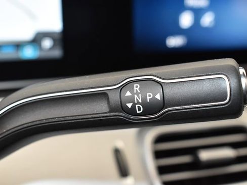 Used 2025 Mercedes-Benz GLE 350 4MATIC image 33