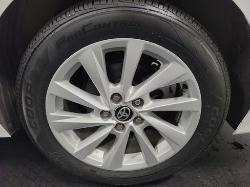 Used 2022 Toyota Camry LE FWD image 10