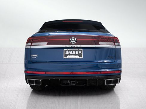 Used 2025 Volkswagen Atlas Cross Sport SEL Premium R-Line AWD/4WD image 4