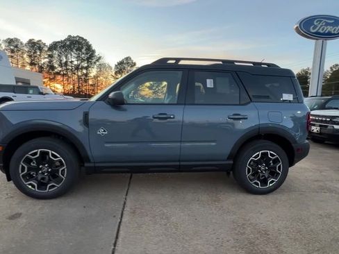 New 2025 Ford Bronco Sport Outer Banks image 3