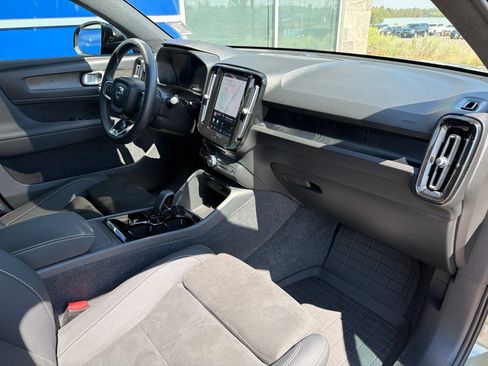 Used 2023 Volvo C40 P8 Recharge Ultimate w/ Protection Package Premier AWD/4WD image 27