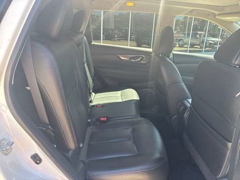 Used 2016 Nissan Rogue SL w/ SL Premium Package FWD image 9