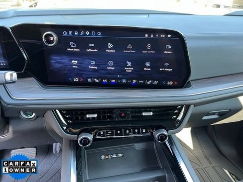 Used 2025 Chevrolet Suburban Premier AWD/4WD image 29
