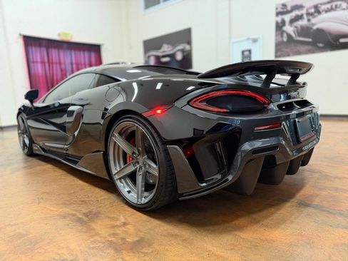 Used 2019 McLaren 600LT RWD image 7