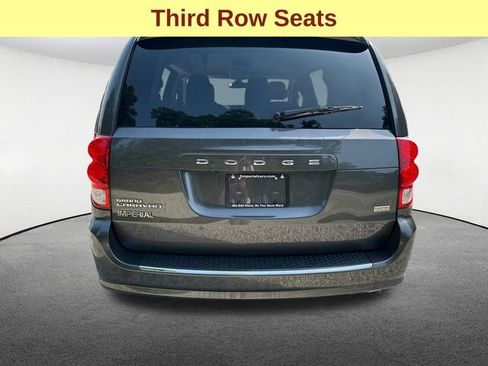 Used 2018 Dodge Grand Caravan SE w/ UConnect Hands-Free Group FWD image 11