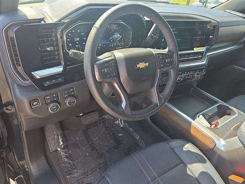 Used 2024 Chevrolet Silverado 2500 High Country w/ High Country Premium Package AWD/4WD image 16