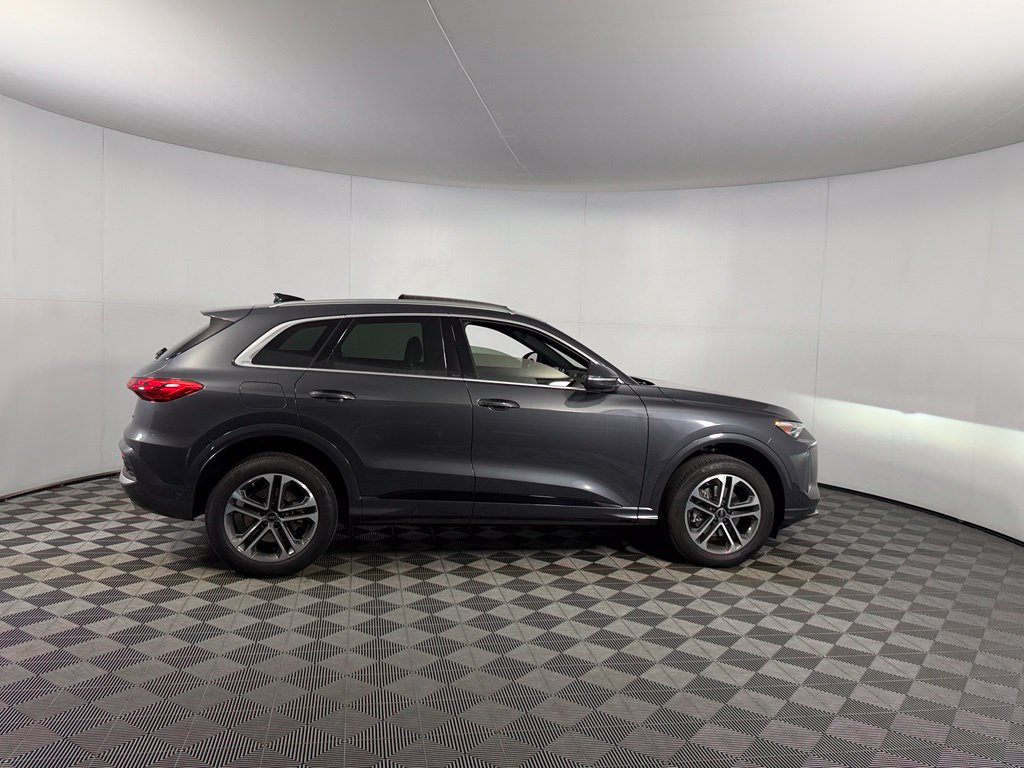 Used 2025 Audi Q5 Premium Plus AWD/4WD image 4