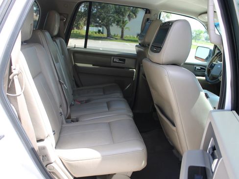 Used 2011 Ford Expedition Limited RWD image 31