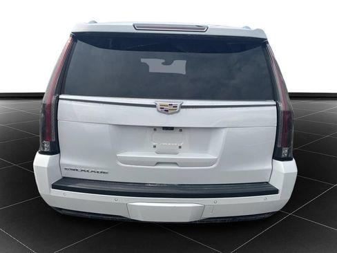 Used 2019 Cadillac Escalade ESV Platinum AWD/4WD image 4