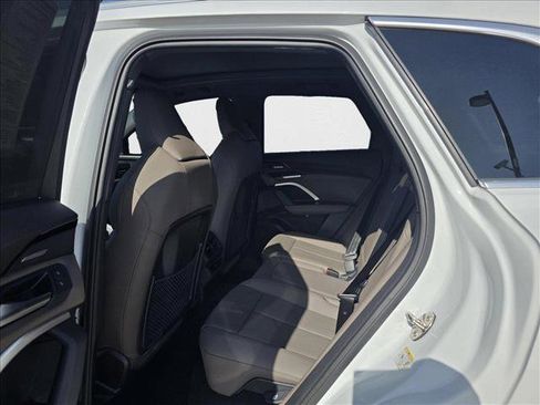 New 2025 Audi Q5 Premium Plus w/ Premium Plus image 18