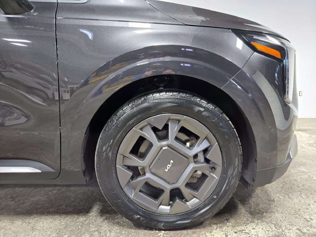 Used 2025 Kia Carnival SX FWD image 67