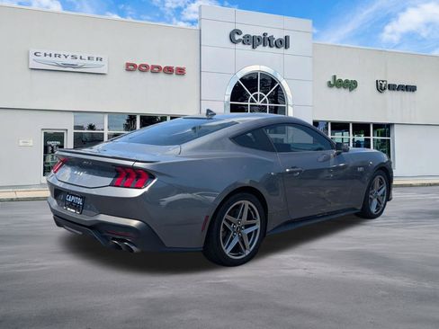Used 2025 Ford Mustang GT RWD image 3