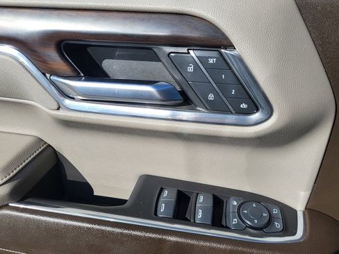 Used 2025 GMC Sierra 1500 SLT image 17