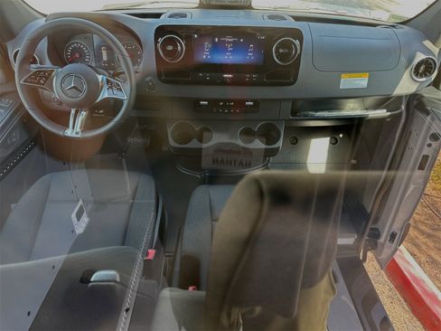 New 2025 Mercedes-Benz Sprinter 2500 image 13