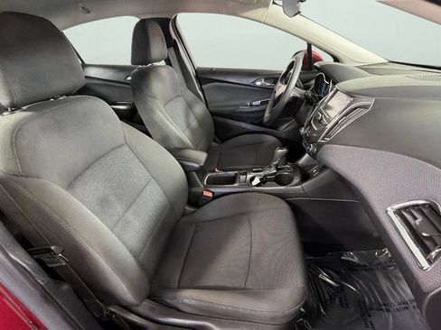Certified 2017 Chevrolet Cruze LT w/ Convenience Package FWD image 32
