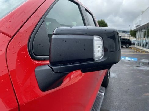 Used 2022 Chevrolet Silverado 1500 RST w/ Convenience Package II image 10