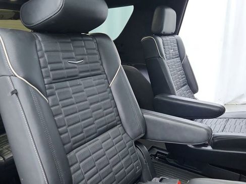 Used 2022 Cadillac Escalade Sport Platinum image 39