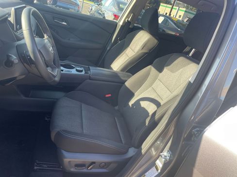 Used 2025 Nissan Rogue SV image 38