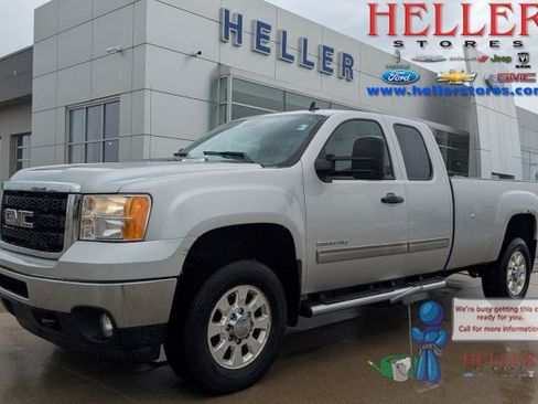 Used 2011 GMC Sierra 2500 SLE w/ SLE Preferred Package AWD/4WD image 1
