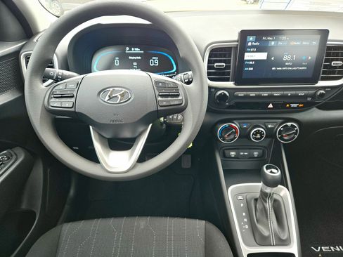 New 2026 Hyundai Venue SE FWD image 9