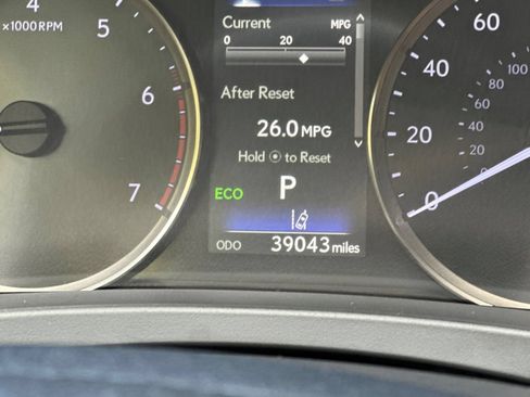 Used 2019 Lexus RC 300 w/ Premium Package RWD image 3