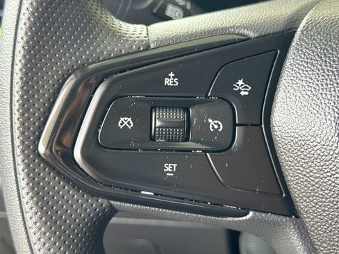 Used 2024 Chevrolet Trax LT FWD image 25