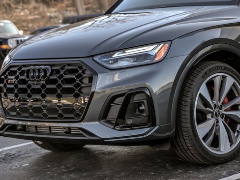 Used 2023 Audi SQ5 Premium Plus image 2