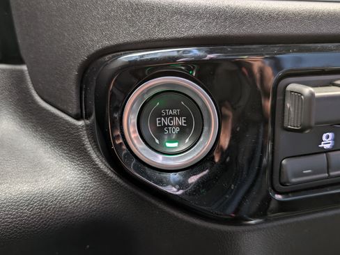 Used 2023 Chevrolet Silverado 1500 LT w/ Convenience Package II AWD/4WD image 33