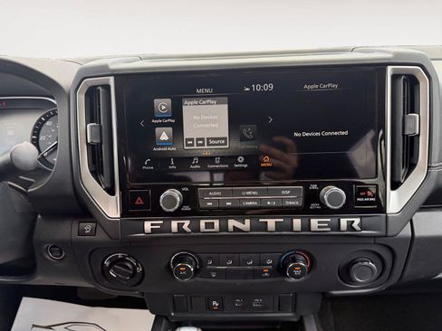 Used 2025 Nissan Frontier SV AWD/4WD image 14