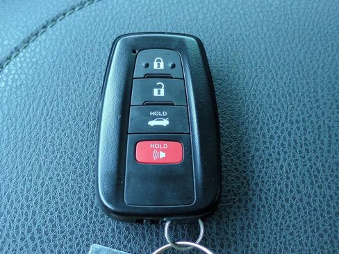 Used 2024 Toyota Camry XLE FWD image 33