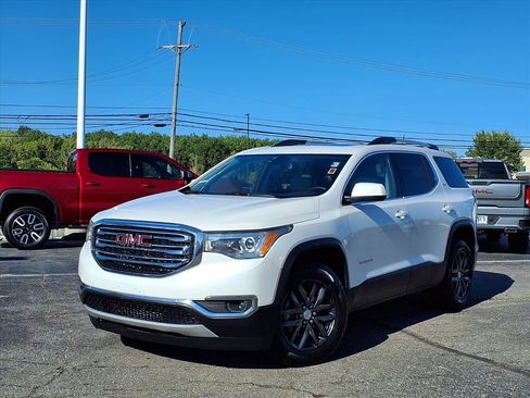 Used 2019 GMC Acadia SLT image 1