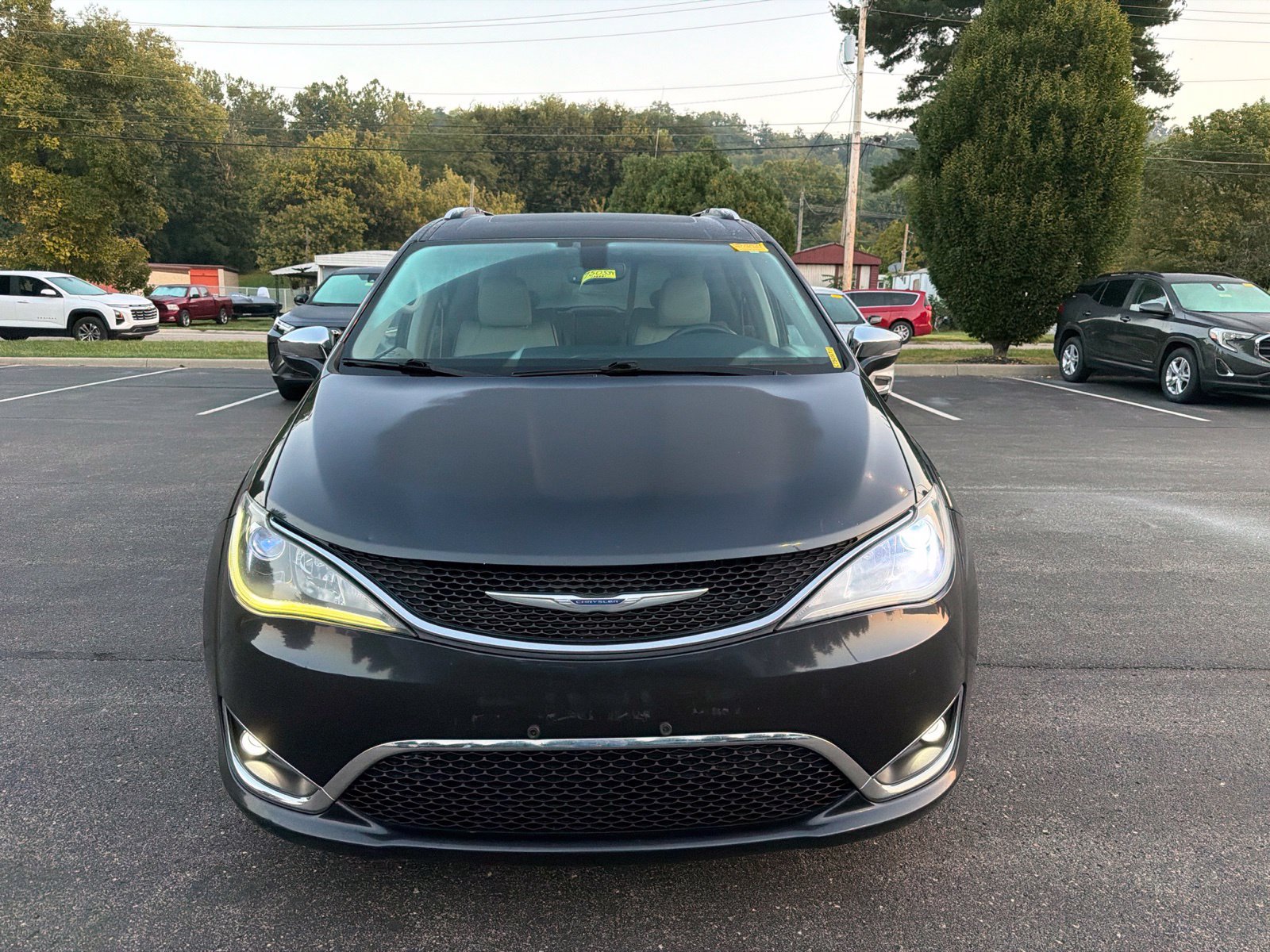Used 2020 Chrysler Pacifica Limited FWD image 8