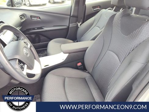 Used 2016 Toyota Prius Three FWD image 13