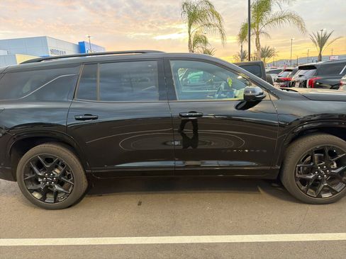Used 2024 Chevrolet Traverse RS image 11