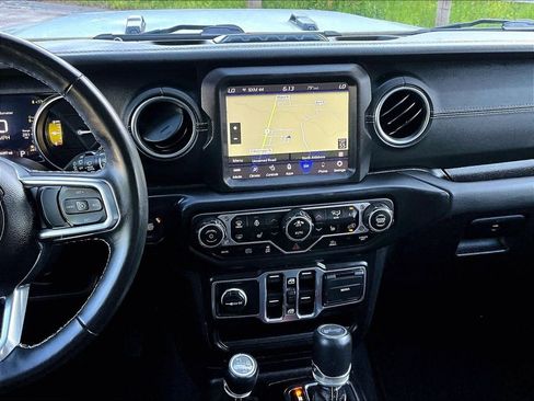 Used 2023 Jeep Wrangler Unlimited Sahara w/ Cold Weather Group AWD/4WD image 18