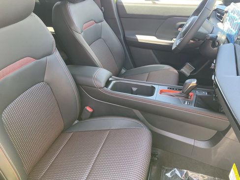 New 2025 Nissan Kicks SR image 8