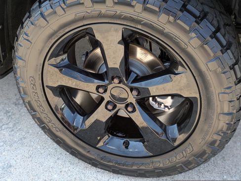 Used 2023 Jeep Grand Cherokee Altitude image 9