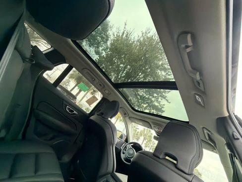 Certified 2025 Volvo V60 B5 Cross Country Plus image 22