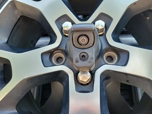 Used 2019 Jeep Wrangler Unlimited Rubicon AWD/4WD image 31