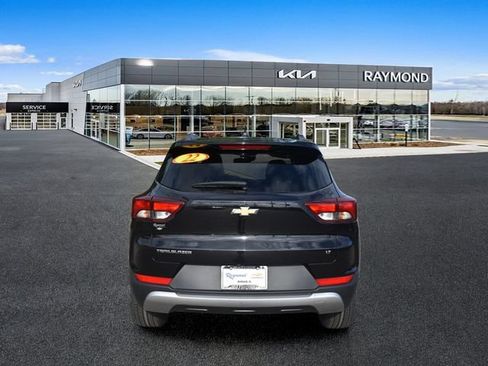 Used 2022 Chevrolet TrailBlazer LT FWD image 4
