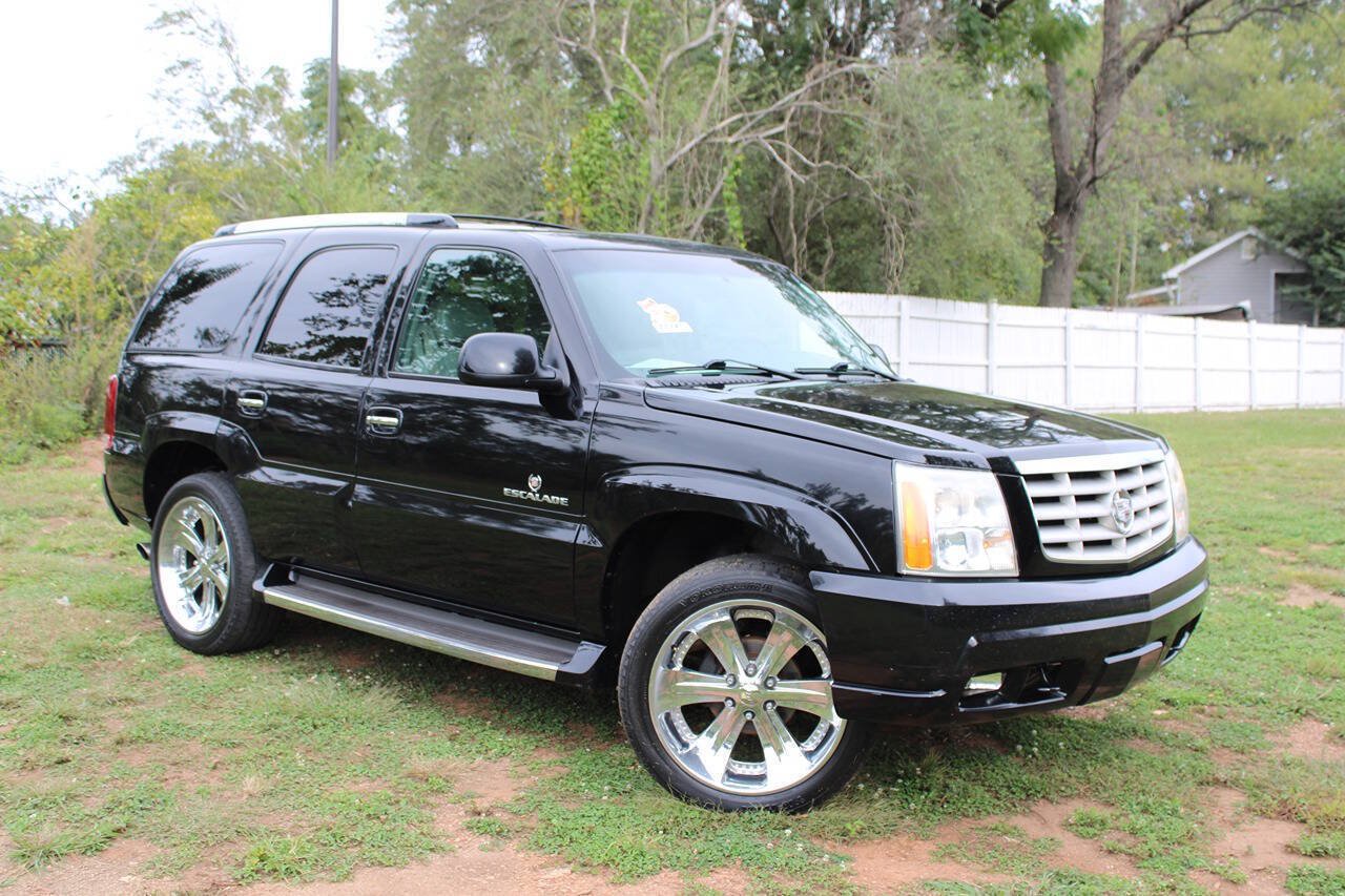 Used 2002 Cadillac Escalade AWD image 3