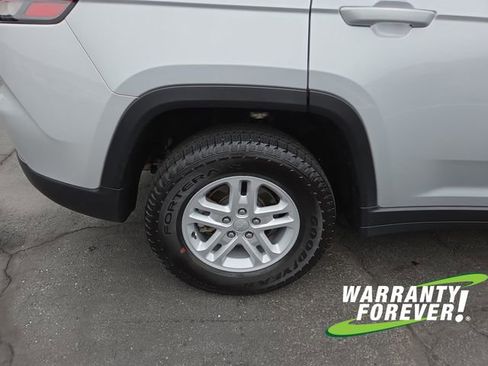 Used 2024 Jeep Grand Cherokee Laredo w/ Luxury Tech Group I AWD/4WD image 20