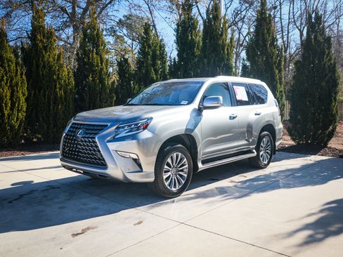 Used 2020 Lexus GX 460 Luxury w/ Accessory Package AWD/4WD image 6